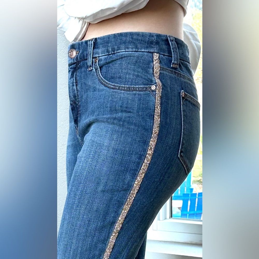 Sparkle side stripe Chicos ankle jeans size 0.5 (size women’s 6)